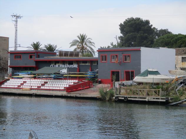 Foto: Graderíos cel Club de Piraguismo - Cullera (València), España
