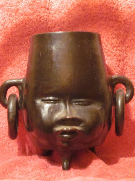 Foto: Pieza de greda con más de cuarenta años de antigüedad - Pomaire (Región Metropolitana), Chile