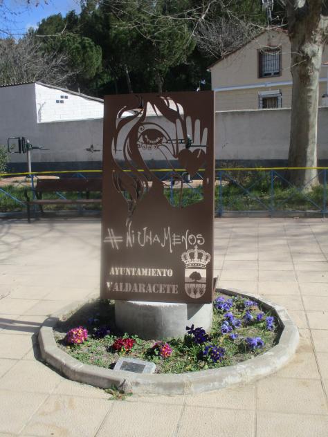 Foto: Homenaje a las víctimas de la violencia de género - Valdaracete (Madrid), España
