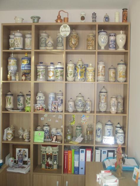 Foto: Interior de la farmacia - Albares (Guadalajara), España