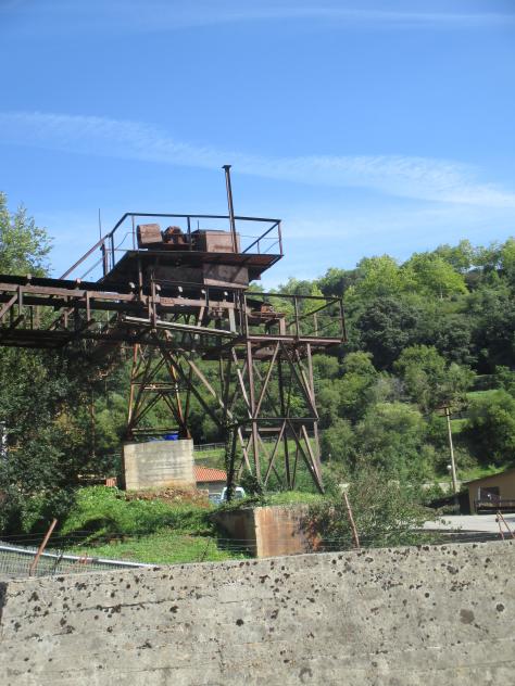 Foto: Antigua mina de hierro hoy en desuso - Cabárceno (Cantabria), España