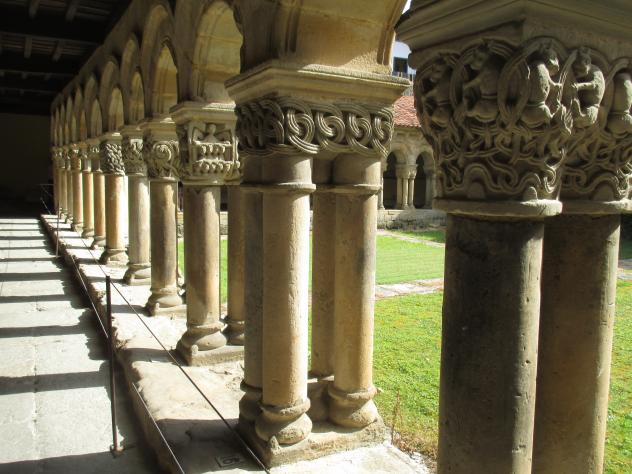 Foto: Claustro de la Colegiata - Santillana del Mar (Cantabria), España