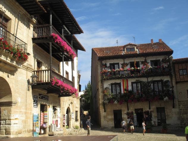 Foto: La plaza Mayor - Santillana del Mar (Cantabria), España