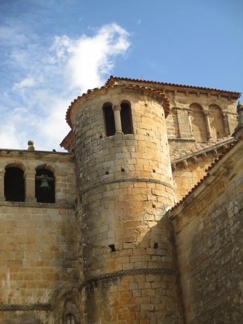 Foto: Torre redonda de la Colegiata - Santillana del Mar (Cantabria), España