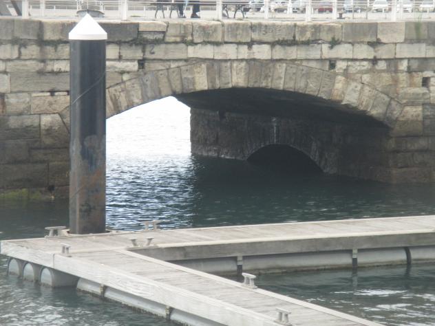 Foto: Un bonito rincón en el puerto - Gijón (Asturias), España