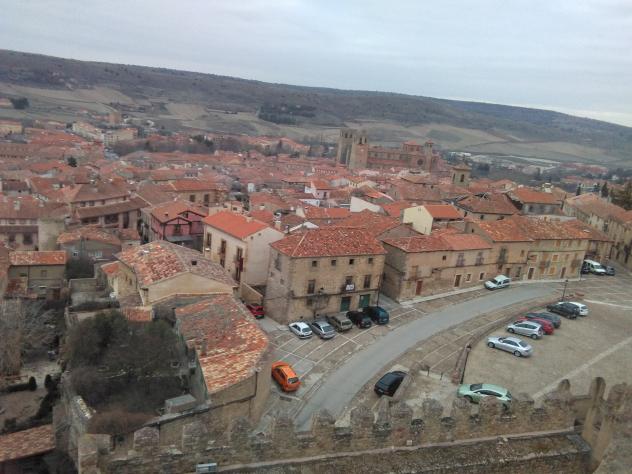 Foto: La localidad cista desde el castillo - Sigüenza (Guadalajara), España