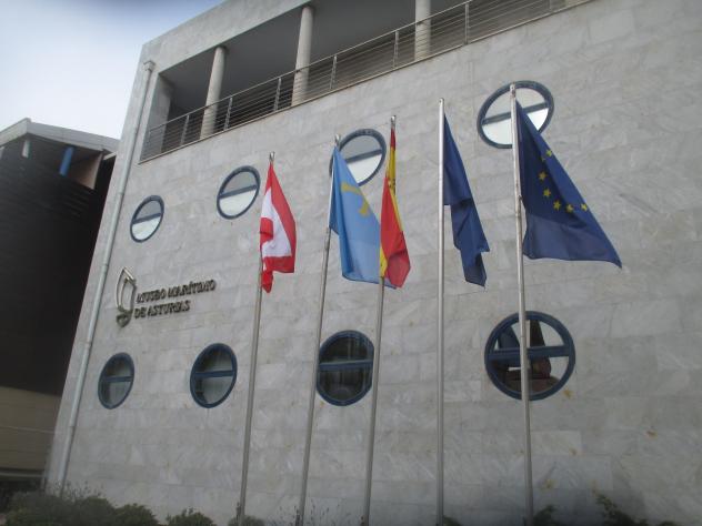Foto: Fachada del Museo Marítimo de Asturias - Luanco (Asturias), España