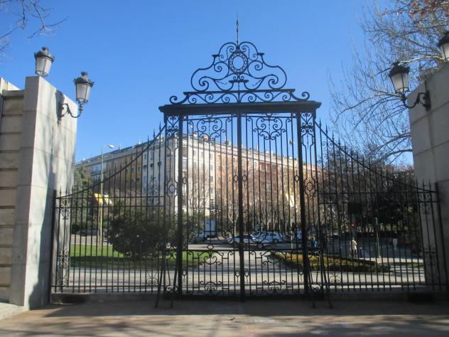 Foto: Una de las puertas del Parque del retiro - Madrid (Comunidad de Madrid), España