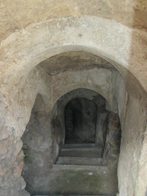 Foto: Túnel de acceso al sótano del palacio de los Goyeneche - Illana (Guadalajara), España