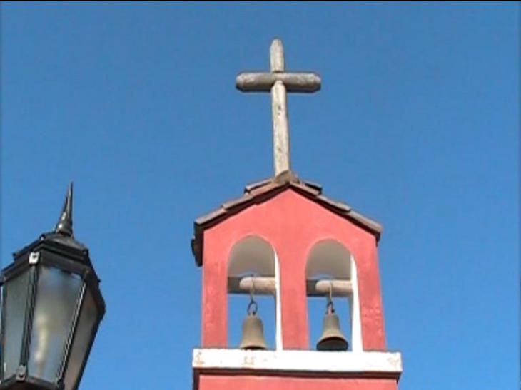 Foto: Campanario de la iglesia parroquial - El Totoral (Valparaíso), Chile