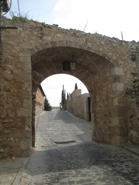Foto: Arco de San Francisco en las murallas de la villa - Pastrana (Guadalajara), España