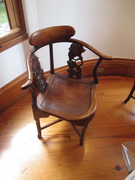 Foto: Silla diseñada por Gaudí - Comillas (Cantabria), España