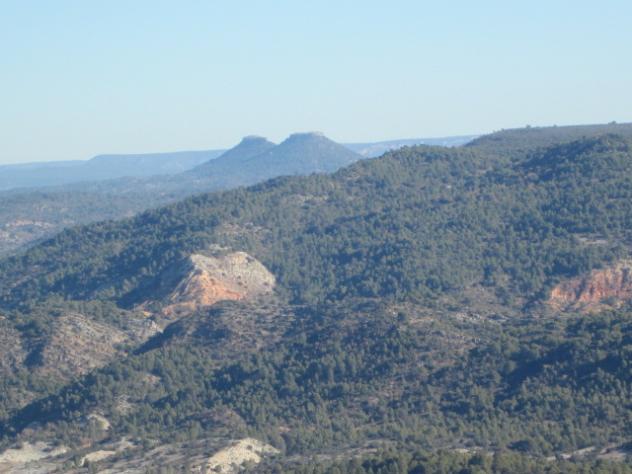 Foto: Las Tetas de Viana desde el mirador - Alocén (Guadalajara), España