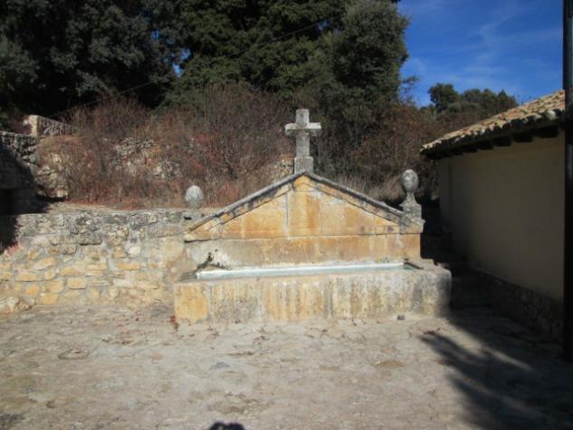 Foto: Antigua fuente de piedra - Alocén (Guadalajara), España