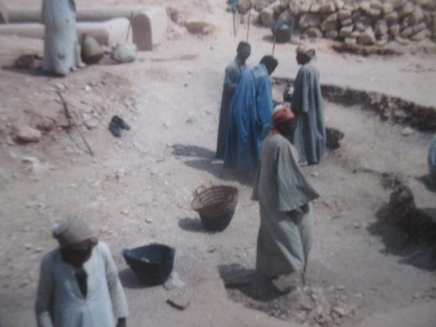 Foto: Excavaciones arqueológicas en 1988 - Luxor, Egipto