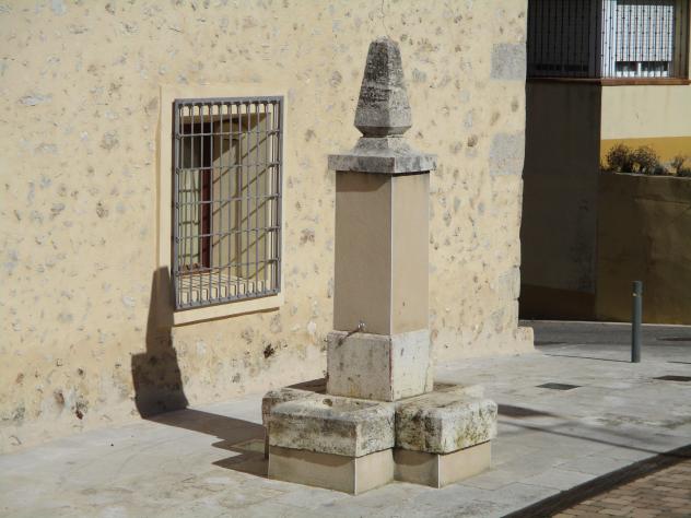 Foto: Bonita fuente de piedra - Brea de Tajo (Madrid), España