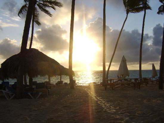 Foto: Amanecer en la playa - Punta Cana (La Altagracia), República Dominicana