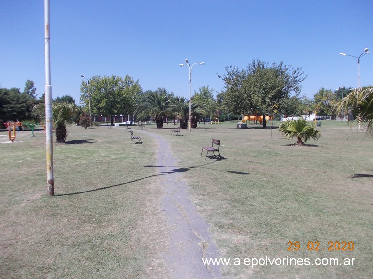 Foto: Plaza Barrio Los Cachorros - Del Viso (Buenos Aires), Argentina