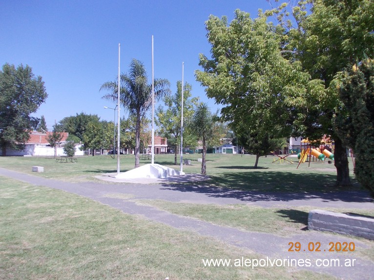Foto: Plaza Barrio Los Cachorros - Del Viso (Buenos Aires), Argentina