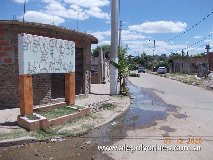 Foto: Acceso al Barrio La Escondida - Presidente Derqui (Buenos Aires), Argentina