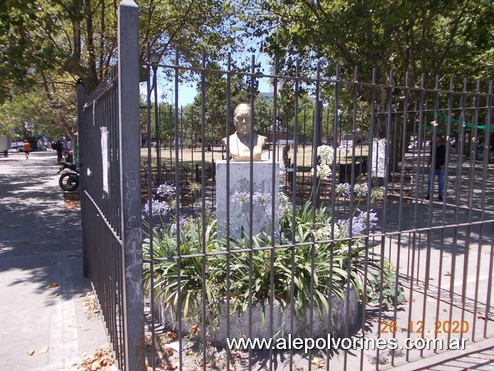 Foto: Busto Hipolito Yrigoyen - Moreno (Buenos Aires), Argentina