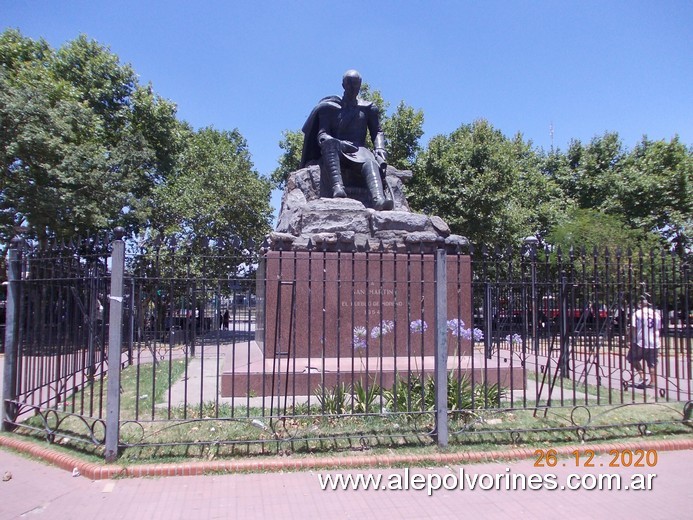 Foto: Monumento Gral San Martin - Moreno (Buenos Aires), Argentina