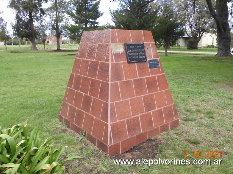 Foto: Claraz - Monumento Centenario - Claraz (Buenos Aires), Argentina