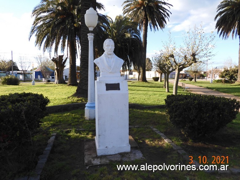 Foto: De La Garma - Busto Gral San Martin - De La Garma (Buenos Aires), Argentina