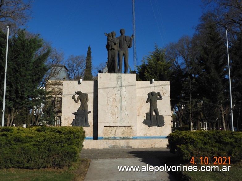 Foto: Tres Arroyos - Monumento al Inmigrante - Tres Arroyos (Buenos Aires), Argentina