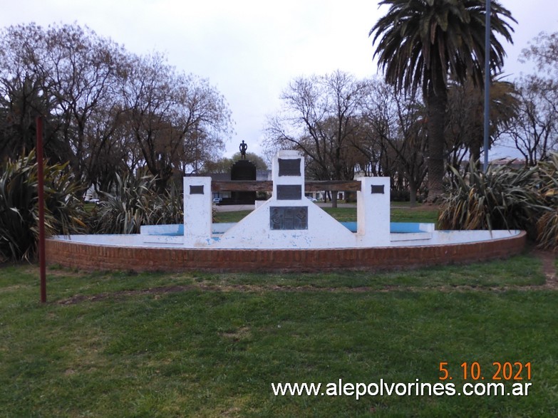 Foto: Coronel Dorrego - Plaza Dorrego - Coronel Dorrego (Buenos Aires), Argentina