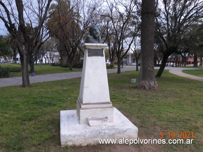 Foto: Coronel Dorrego - Monumento a la Madre - Coronel Dorrego (Buenos Aires), Argentina
