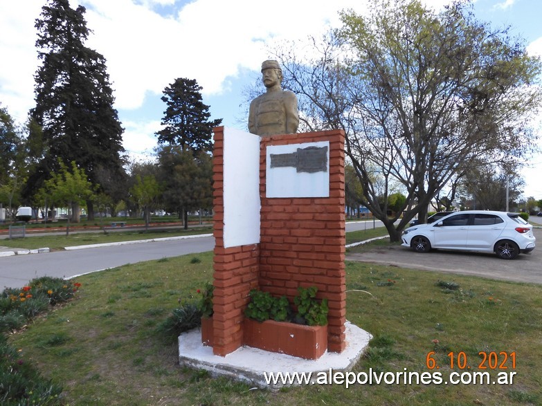 Foto: Mayor Buratovich - Busto Mayor Buratovich - Mayor Buratovich (Buenos Aires), Argentina