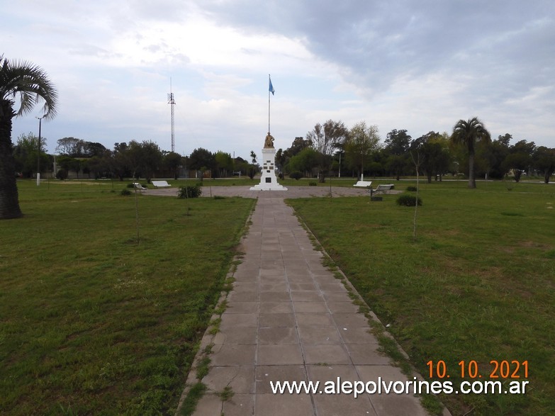 Foto: Nueva Plata - Plaza - Nueva Plata (Buenos Aires), Argentina
