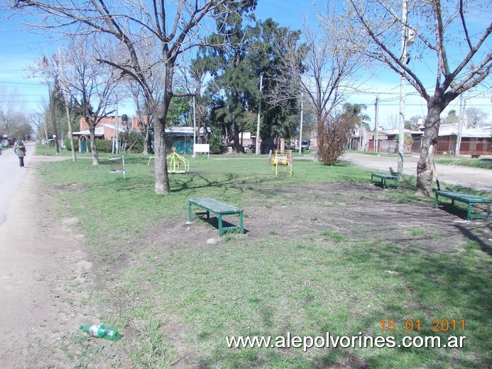 Foto: Villa Rosa - Plazoleta Barrio Luchetti - Villa Rosa (Buenos Aires), Argentina