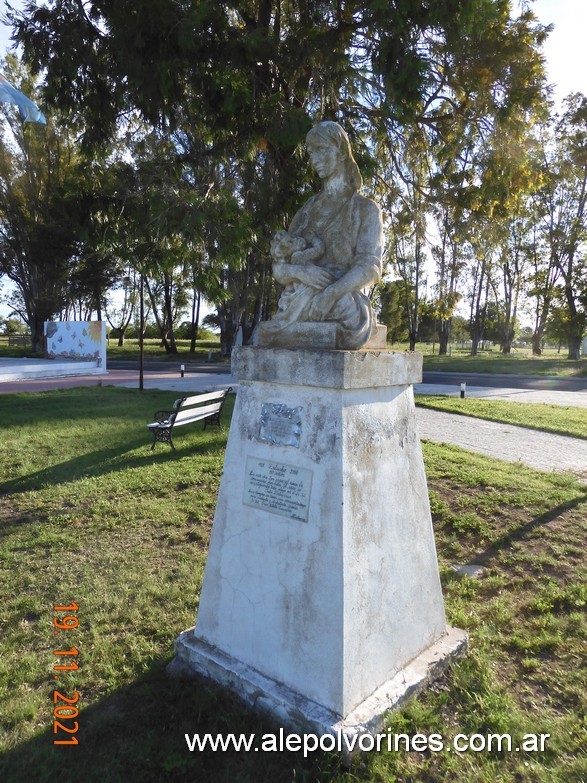Foto: Falucho - Monumento a la Madre - Falucho (La Pampa), Argentina