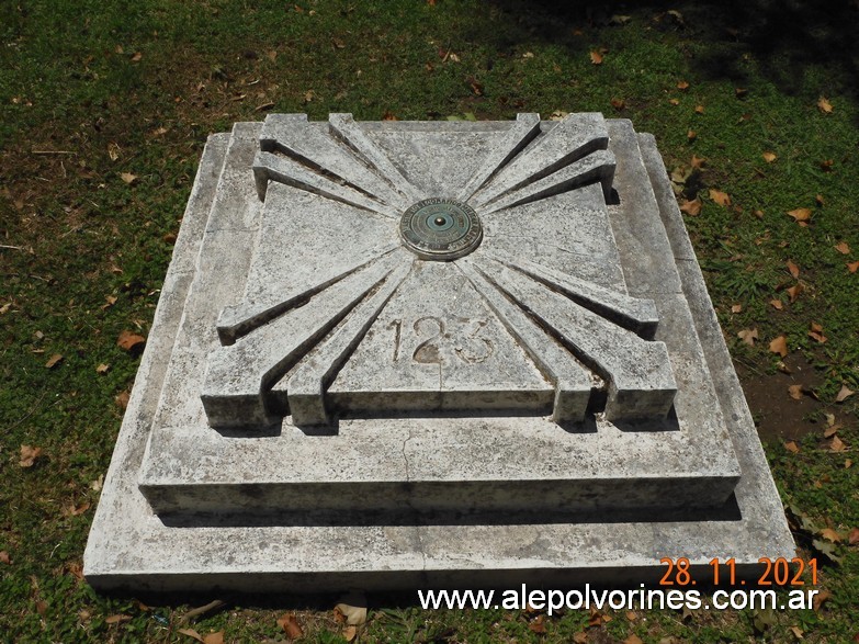 Foto: Punto Nodal N°123 IGM - La Carlota - La Carlota (Córdoba), Argentina