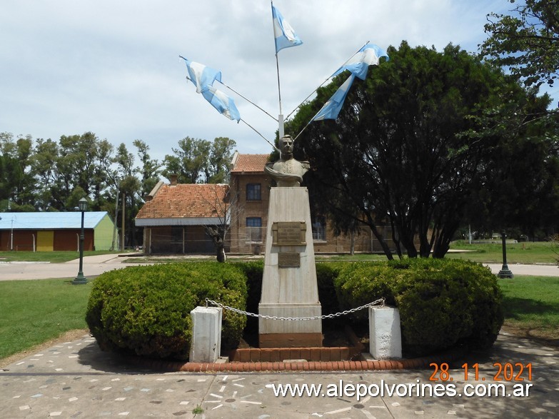 Foto: Busto Gral San Martin - Arias - Arias (Córdoba), Argentina