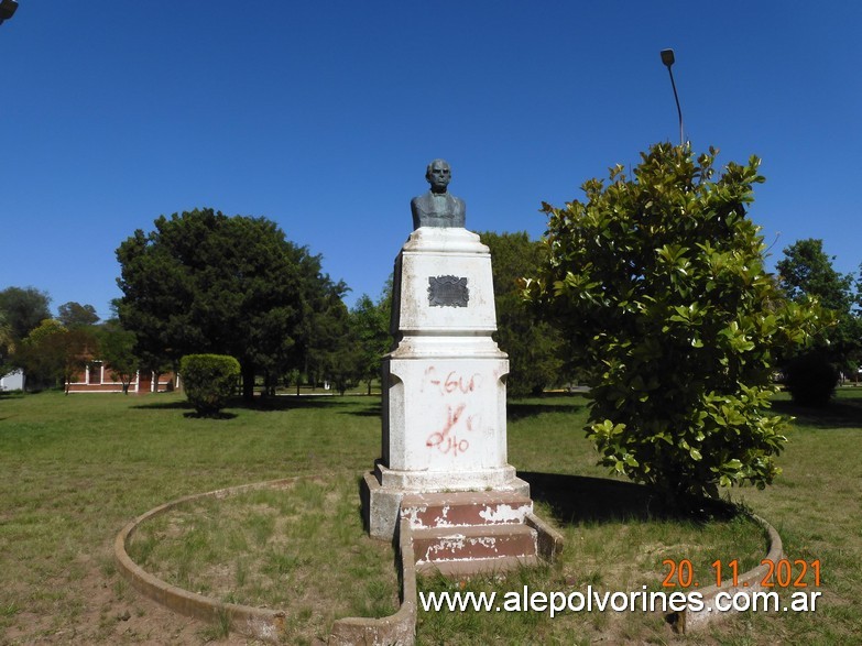 Foto: Maisonnave - Busto Sarmiento - Maisonnave (La Pampa), Argentina