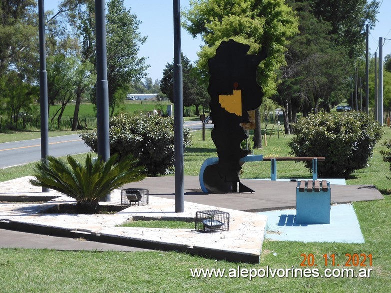 Foto: Quetrequen - Acceso - Quetrequen (La Pampa), Argentina