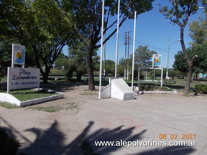 Foto: Plaza Lationamericana - Presidente Derqui (Buenos Aires), Argentina
