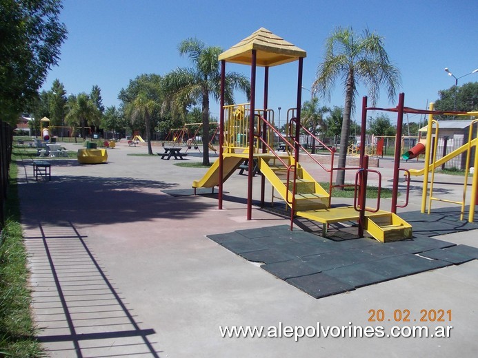 Foto: Plaza Barrio Peruzzotti - Pilar - Pilar (Buenos Aires), Argentina