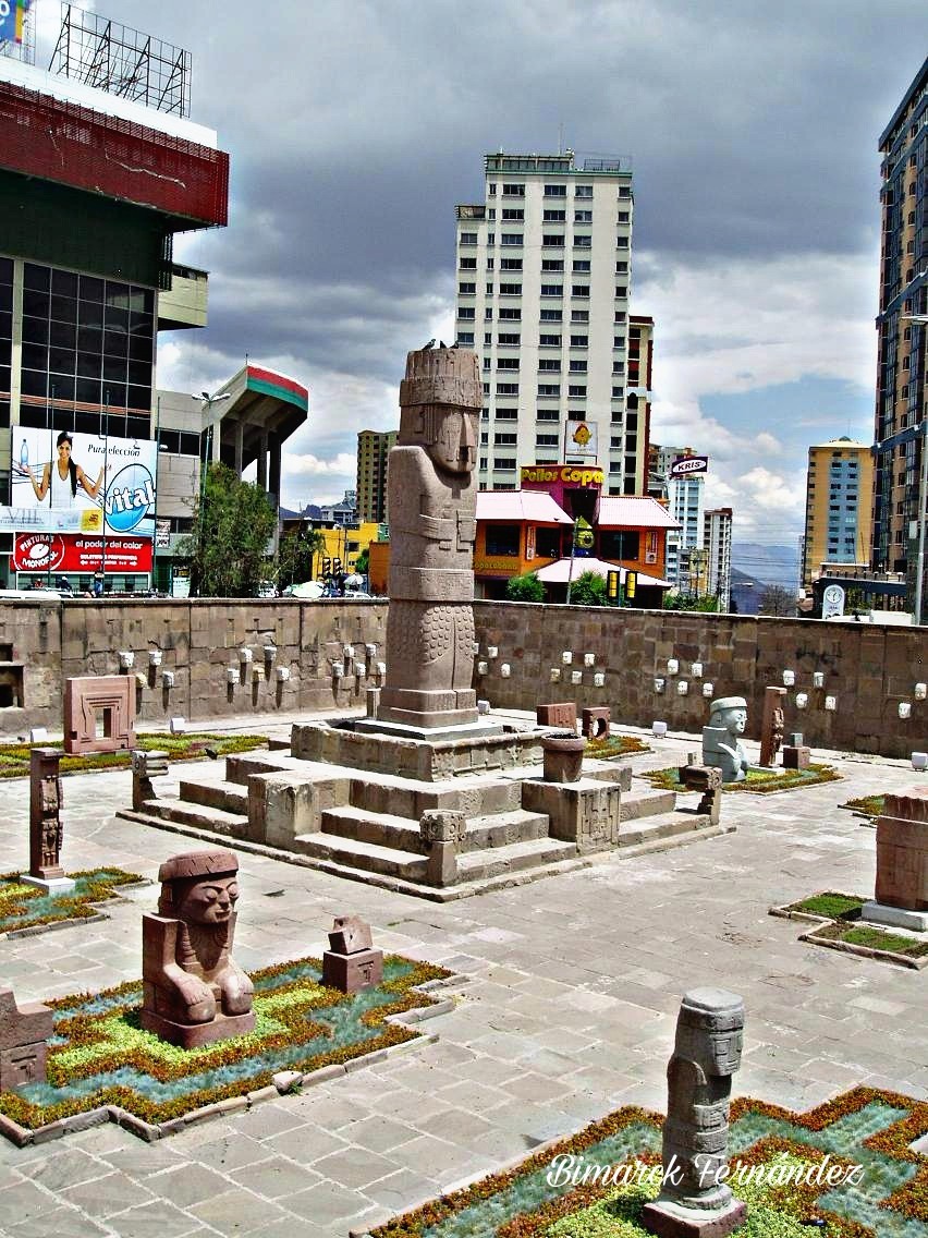 Foto: Monolitos - Ciudad de La Paz (La Paz), Bolivia