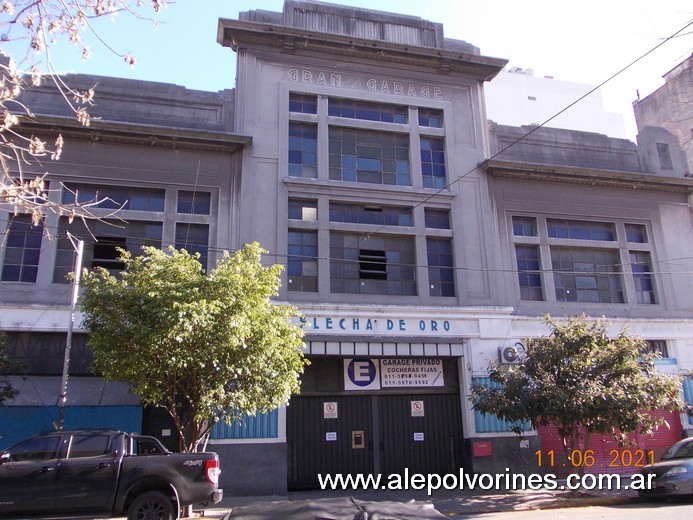 Foto: Garage Flecha de ORo - Caballito (Buenos Aires), Argentina