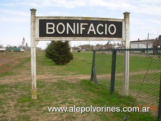 Foto: Estacion Bonifacio - Laguna Alsina (Buenos Aires), Argentina