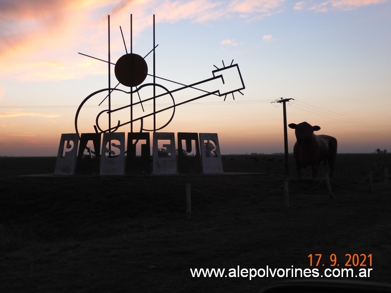 Foto: Pasteur - Acceso - Pasteur (Buenos Aires), Argentina