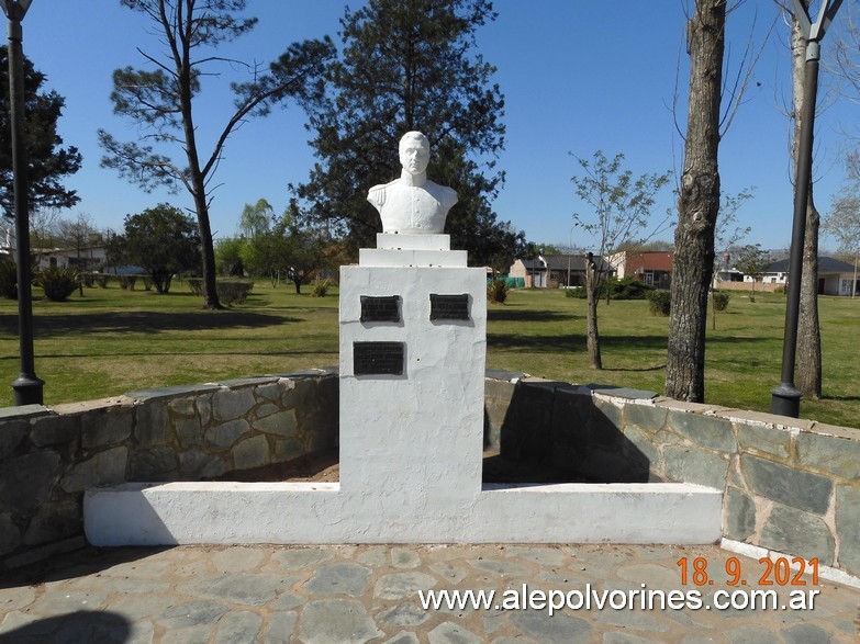 Foto: Germania - Busto Gral San Martin - Germania (Buenos Aires), Argentina