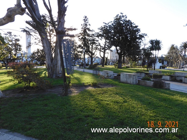 Foto: Vedia - Plaza Rivadavia - Vedia (Buenos Aires), Argentina