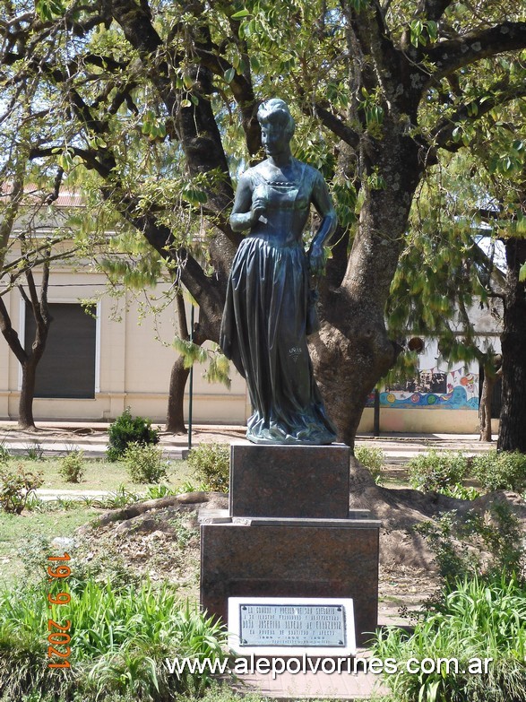 Foto: San Gregorio - Monumento Josefina Errazuriz - San Gregorio (Santa Fe), Argentina
