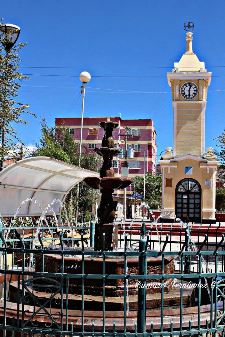 Foto: Plaza Uyuni - Ciudad de Oruro (Oruro), Bolivia