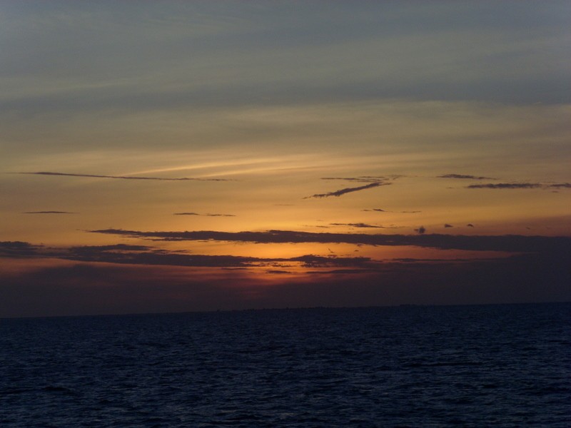 Foto: Ocaso sobre el río Amazonas - Cuenca del Amazonas (Pará), Brasil